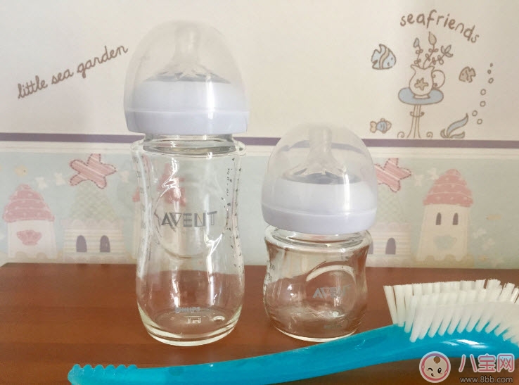 新安怡玻璃奶瓶和comotomo硅膠奶瓶哪種好 新安怡可么多么奶瓶對比 新安怡玻璃奶瓶和comotomo硅膠奶瓶哪種好 新安怡可么多么奶瓶對比