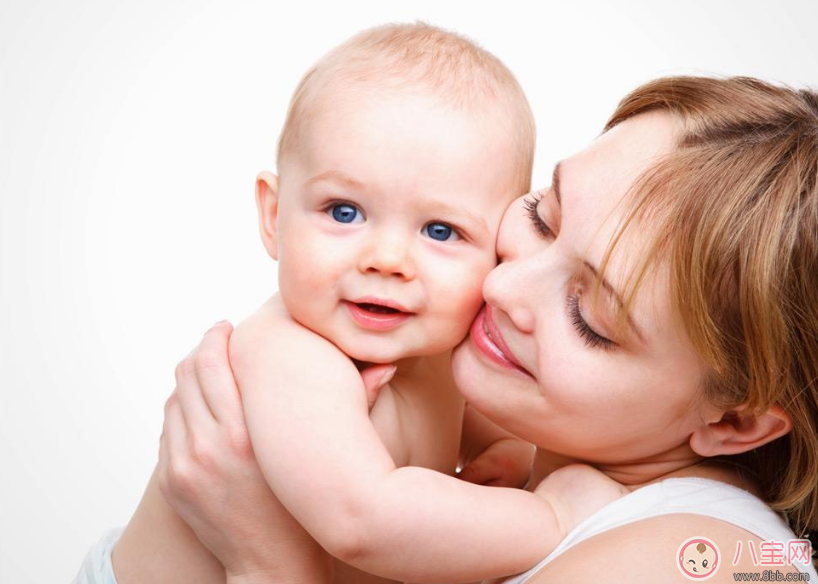 寶寶剛出生時其實是近視 如何在后期培養孩子視力