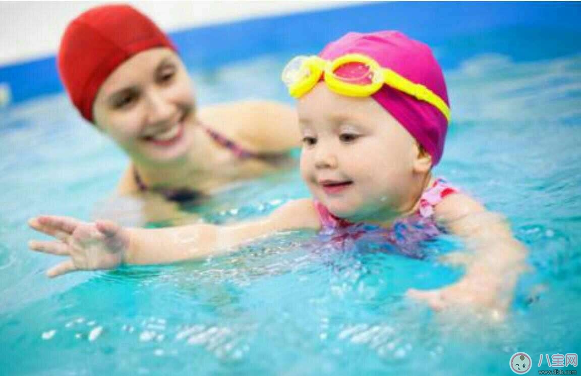 幼兒游泳變聰明 越早學(xué)習(xí)效果越好 