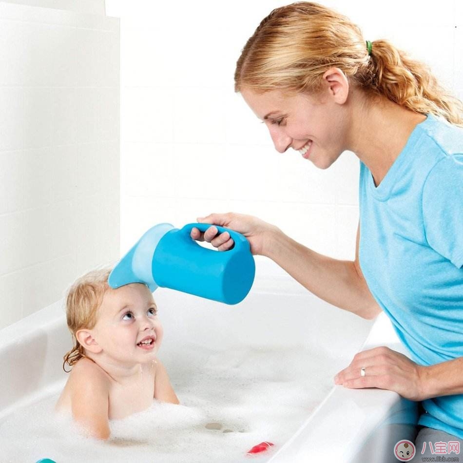 秋季寶寶有頭皮屑的原因 如何天然去除孩子頭皮屑 秋季寶寶有頭皮屑的原因 如何天然去除孩子頭皮屑