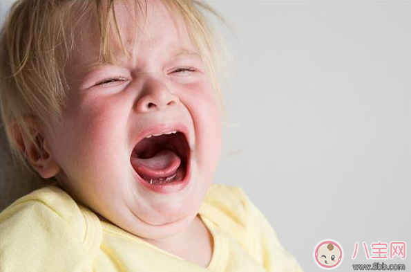 孩子在公眾場合大吼大叫 這個方法悄悄化解