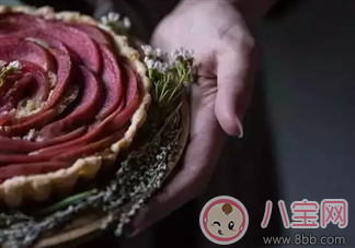 孕期想吃甜點(diǎn)又怕胖 玫瑰蘋果塔好吃不發(fā)胖 孕期想吃甜點(diǎn)又怕胖 玫瑰蘋果塔好吃不發(fā)胖