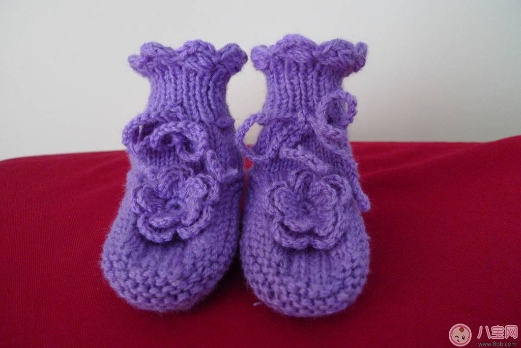 陳浩民帶全家開趴孩子穿巨型拖鞋 如何給寶寶選鞋子 陳浩民帶全家開趴孩子穿巨型拖鞋 如何給寶寶選鞋子