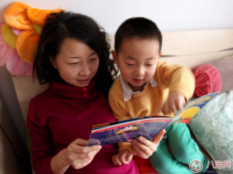 寶寶纏著自己講故事怎么辦 怎么給孩子編故事 寶寶纏著自己講故事怎么辦 怎么給孩子編故事