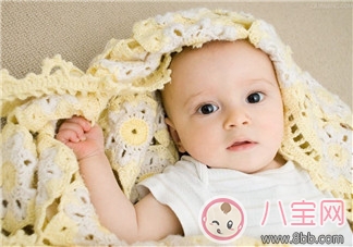 寶寶偏頭扁頭怎么辦?如何讓寶寶睡出漂亮頭型? 寶寶偏頭扁頭怎么辦?如何讓寶寶睡出漂亮頭型?