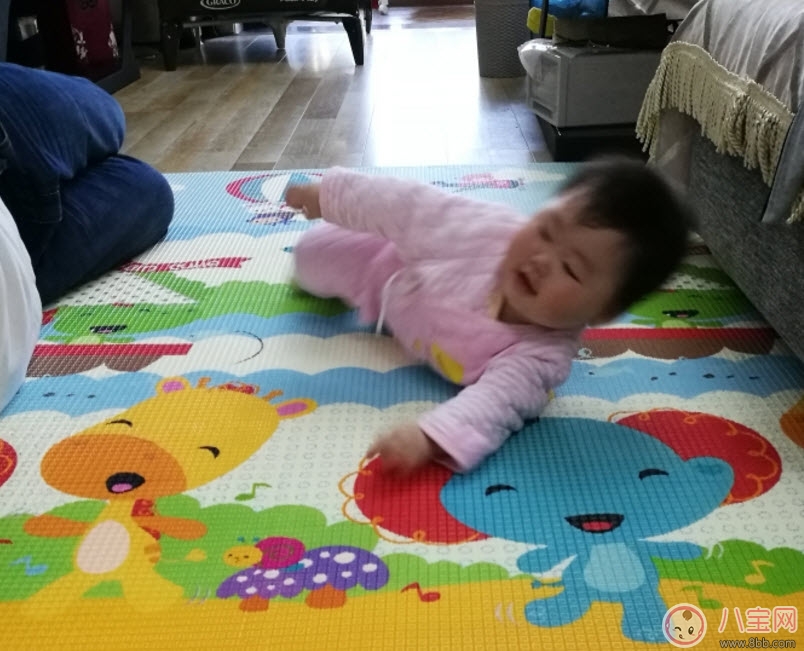 費雪爬行墊怎么樣 費雪拼接xpe爬爬墊好嗎(寶媽分享測評費雪爬行墊)