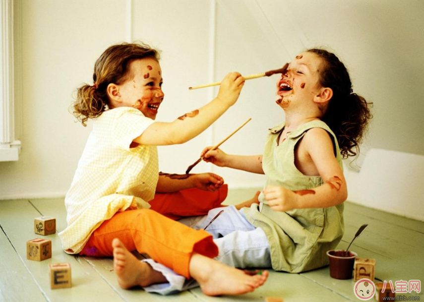 孩子是正確的自己錯(cuò)了要不要認(rèn)錯(cuò) 大人孩子面前犯錯(cuò)了應(yīng)該怎么做