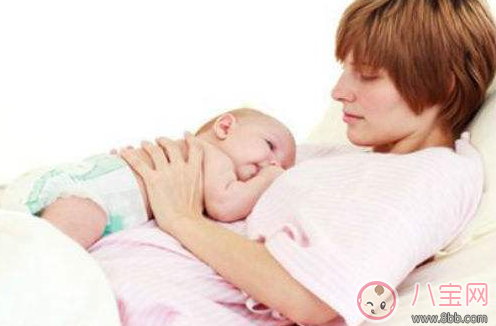 怎么進行后躺式哺乳 最舒服的哺乳方式怎么做好