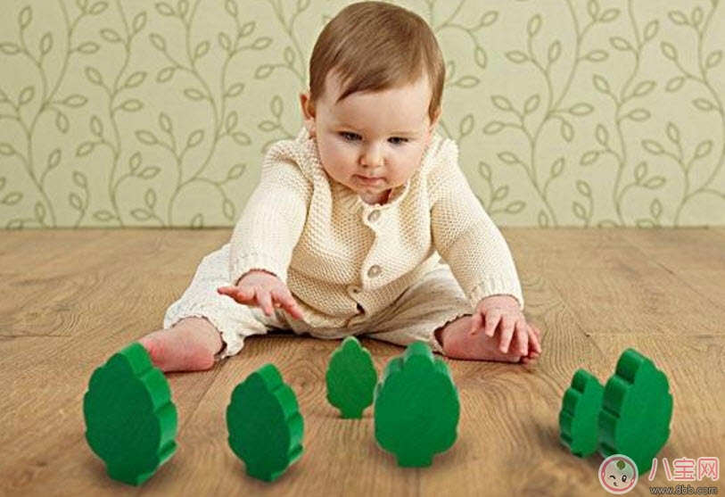 不同年齡段寶寶動作發育情況 寶寶大動作發育時間表
