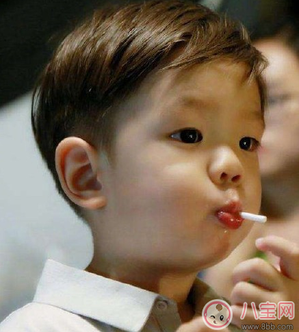 杜江霍思燕二胎女兒照片 杜江女兒眉眼和嗯哼有幾分相似