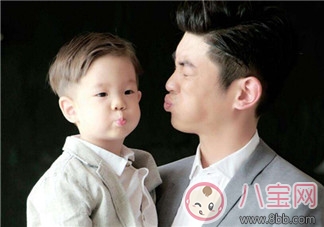 嗯哼把《爸爸去哪兒》變成了《大王相親記》 小泡芙怎么面對(duì)嗯哼的強(qiáng)勢(shì)撩妹的？