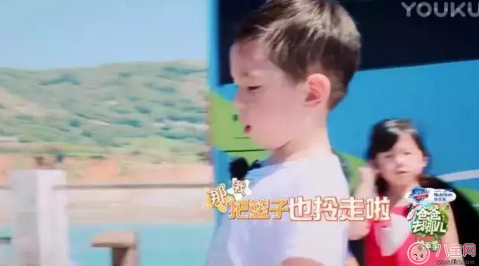 嗯哼把《爸爸去哪兒》變成了《大王相親記》 小泡芙怎么面對(duì)嗯哼的強(qiáng)勢(shì)撩妹的？