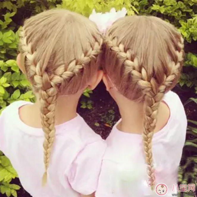 家里有兩個女兒編什么發(fā)型好看 雙胞胎好看發(fā)型推薦