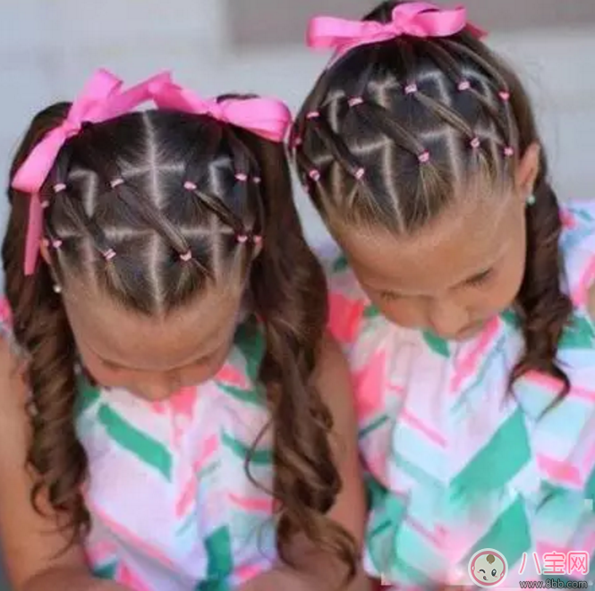 家里有兩個女兒編什么發(fā)型好看 雙胞胎好看發(fā)型推薦