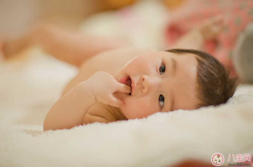 寶寶愛吸手指會影響孩子說話嗎 寶寶吸手指有什么影響