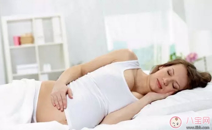 孕婦懷孕不脫發(fā)的梳頭方法 防止孕婦懷孕脫發(fā)的梳頭步驟 孕婦懷孕不脫發(fā)的梳頭方法 防止孕婦懷孕脫發(fā)的梳頭步驟