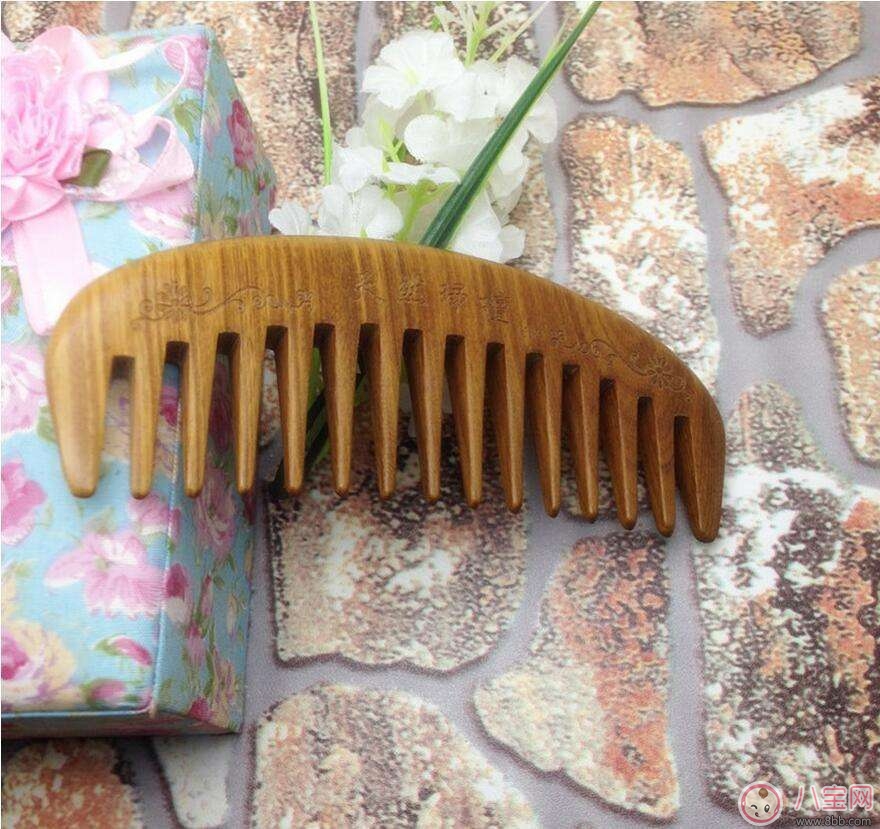 產后頭發干燥分岔怎么辦？如何保養受損發質？