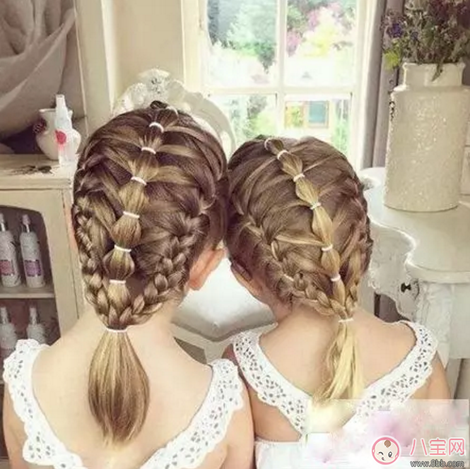 家里有兩個女兒編什么發(fā)型好看 雙胞胎好看發(fā)型推薦