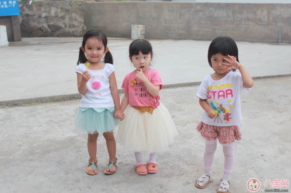 帶孩子作客不聽話怎么辦 怎么能讓孩子在別人家乖乖的 帶孩子作客不聽話怎么辦 怎么能讓孩子在別人家乖乖的