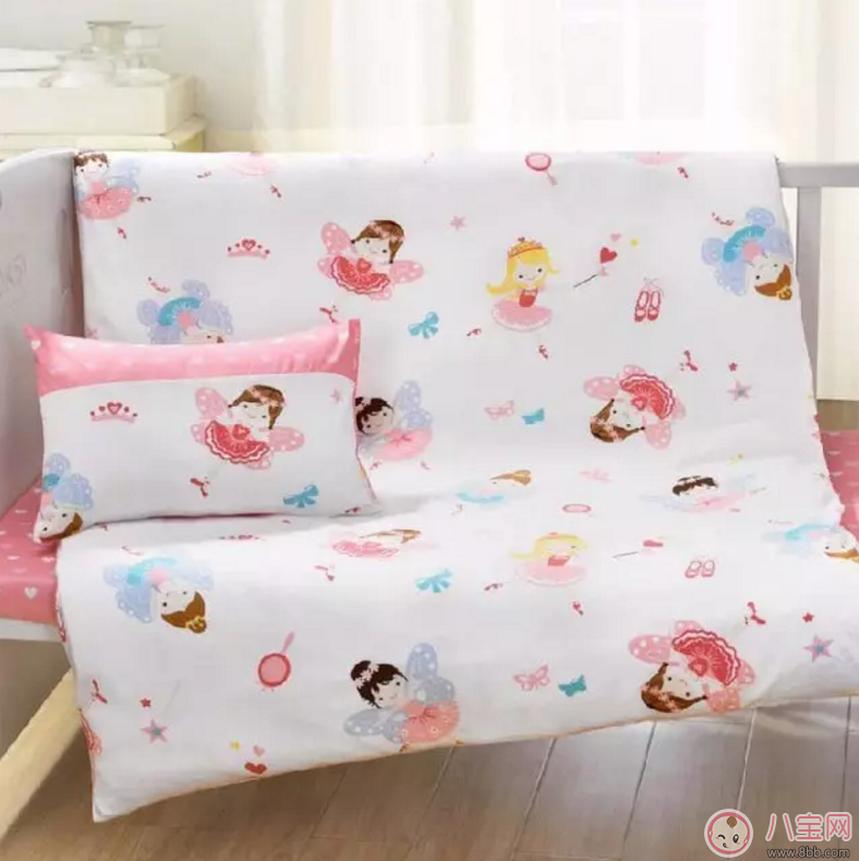 換季怎么給寶寶添新被 寶寶的被子如何選