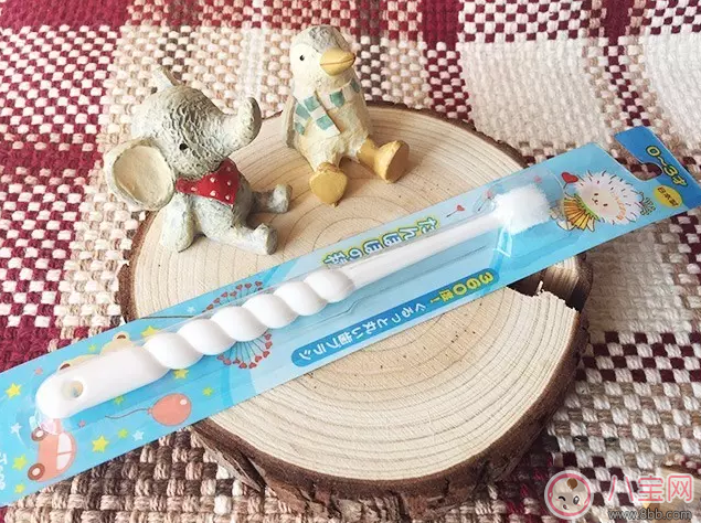 孩子不喜歡刷牙怎么辦 孩子喜歡刷的寶兒滋牙刷360乳牙牙刷推薦