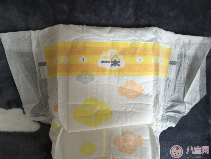 國產紙尿褲一朵小鹿叮叮一呵哪個好 一朵紙尿褲怎么樣好用嗎 國產紙尿褲一朵小鹿叮叮一呵哪個好 一朵紙尿褲怎么樣好用嗎