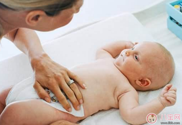 秋季干燥如何預防寶寶便秘 秋天寶寶便秘上火的原因有哪些怎么解決 秋季干燥如何預防寶寶便秘 秋天寶寶便秘上火的原因有哪些怎么解決