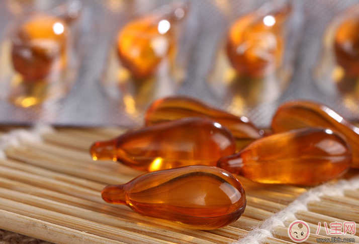 寶寶吃魚油會性早熟嗎 寶寶吃魚油還是藻油哪個好 寶寶吃魚油會性早熟嗎 寶寶吃魚油還是藻油哪個好