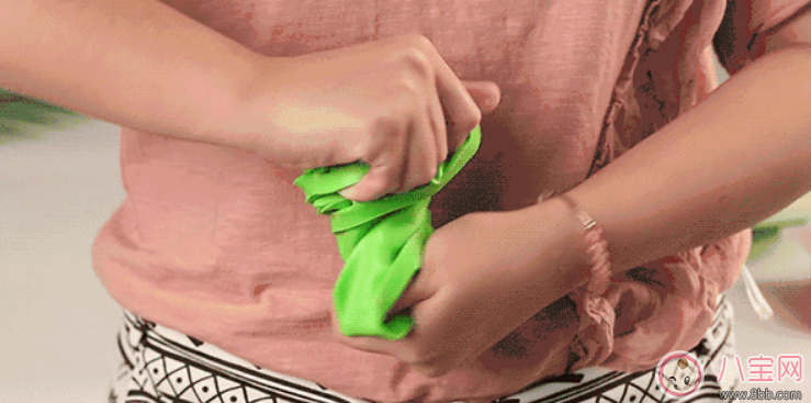 美國GreenSprouts小綠芽硅膠輔食格材質怎么樣 裝輔食脫模方便嗎