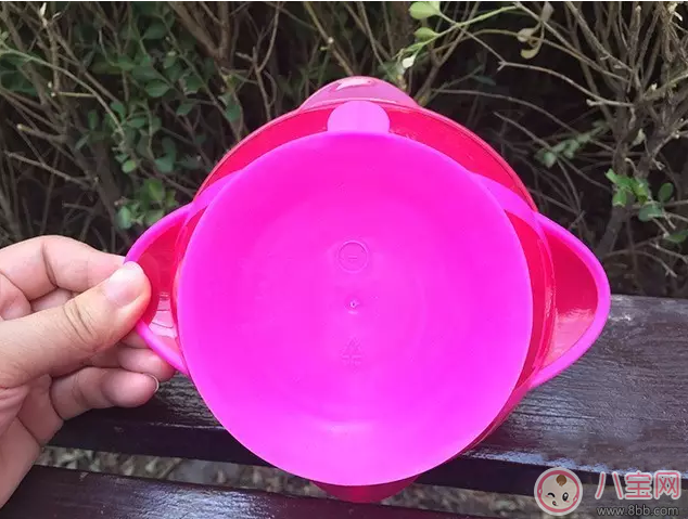 nuby吸盤碗好用嗎 nuby吸盤碗真的不會掉嗎
