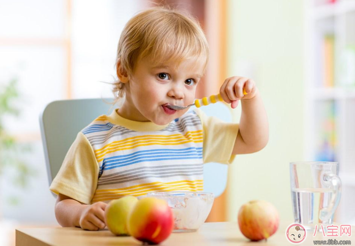 寶寶的第一口輔食吃什么好 寶寶的輔食應該怎么做 寶寶的第一口輔食吃什么好 寶寶的輔食應該怎么做