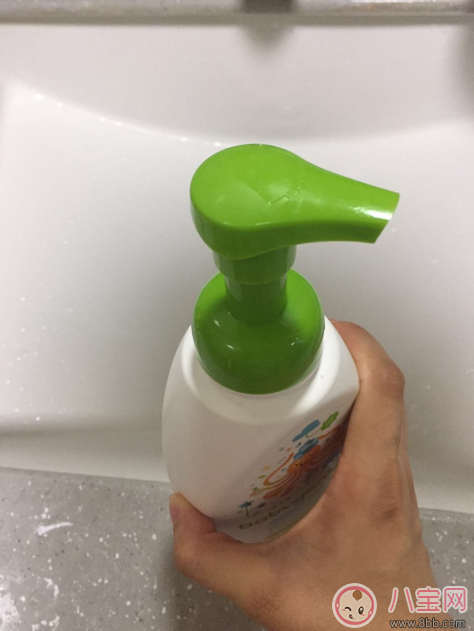 甘尼克嬰兒洗發沐浴露好不好 寶寶用甘尼克洗發沐浴露洗得干凈嗎 甘尼克嬰兒洗發沐浴露好不好 寶寶用甘尼克洗發沐浴露洗得干凈嗎