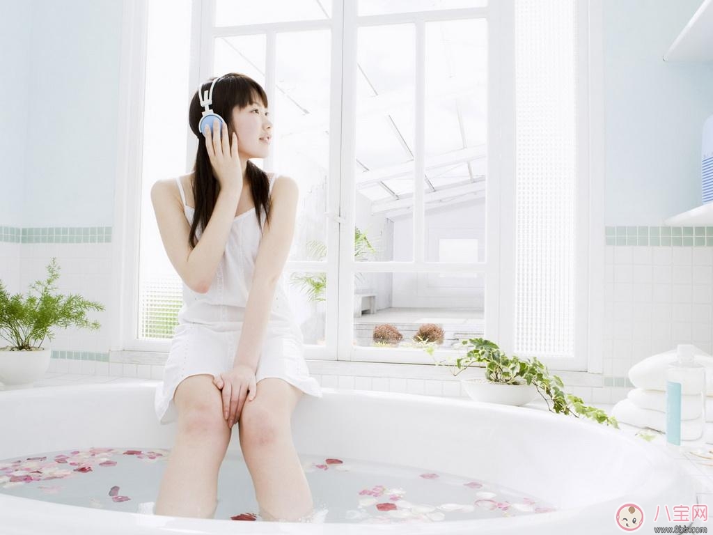 為什么經期不能同房 哪些是錯誤的親密行為 