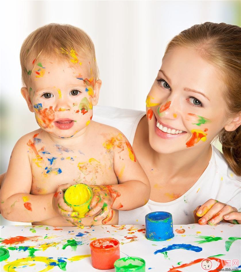 為什么要定時(shí)給寶寶修剪指甲 修剪指甲如何分散寶寶注意力