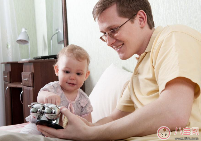 準爸爸跟肚子里寶寶對話方式 準爸爸胎教語錄大全2017