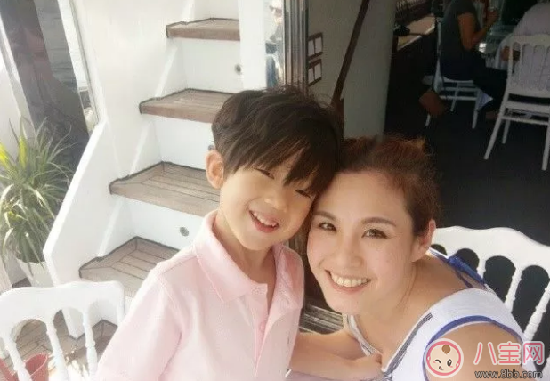 劉畊宏有幾個孩子 劉畊宏小泡芙兄妹全家福照片