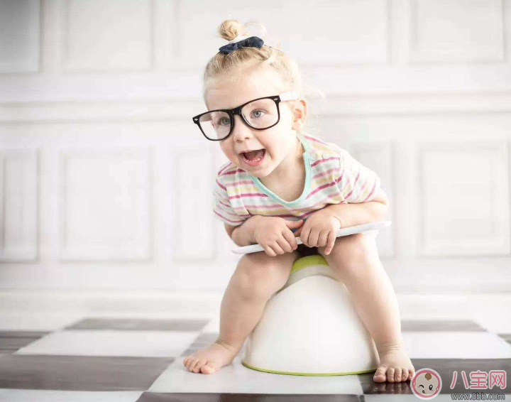 孩子不會上廁所怎么教 什么方法才是正確的如廁訓練