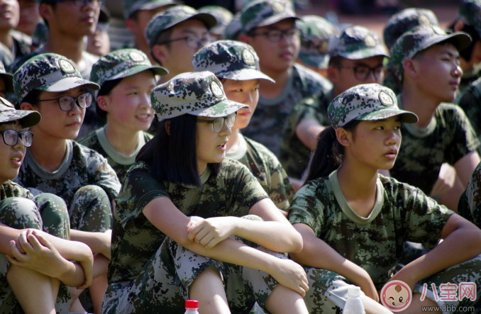 2017高中軍訓感受800字作文 2017軍訓總結800字高中作文心得