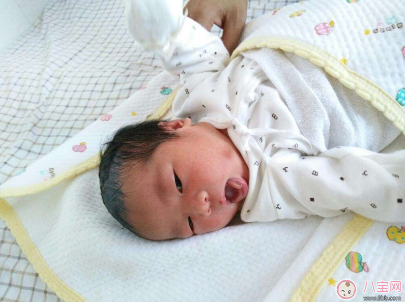 寶寶有口臭怎么調(diào)理 孩子口臭怎么辦 寶寶有口臭怎么調(diào)理 孩子口臭怎么辦