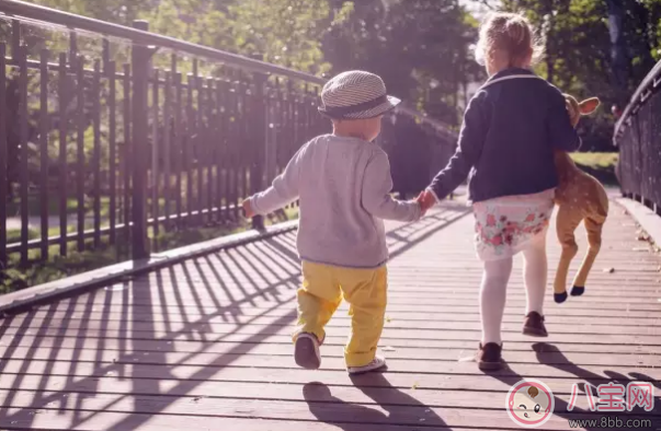 1-4歲寶寶出門要帶的東西有哪些 1-4歲寶寶國慶出門必備物品清單