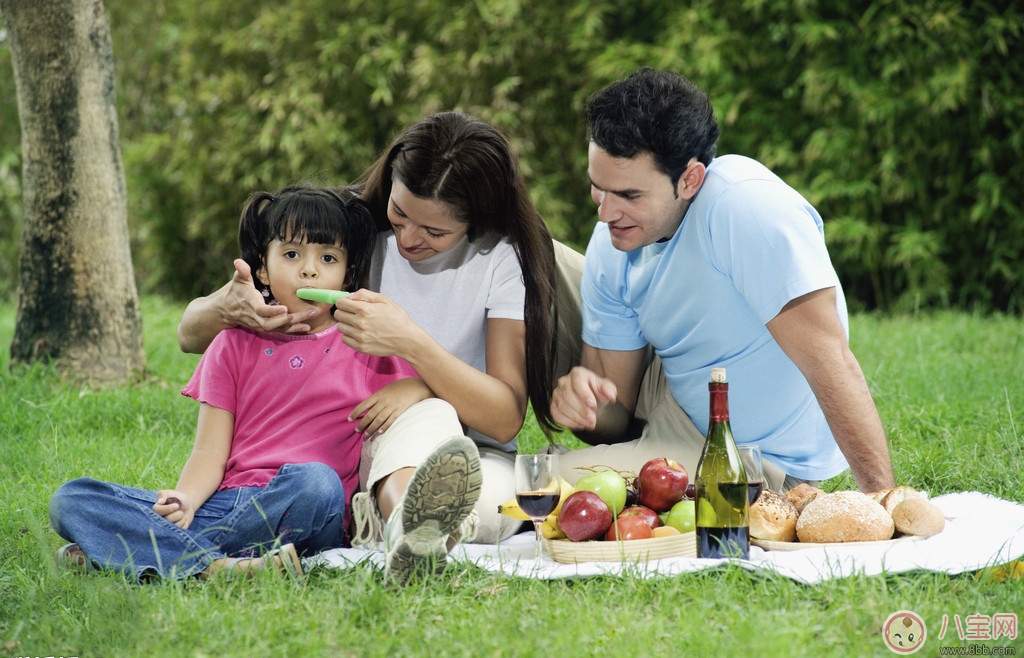 中秋節(jié)全家一起吃飯的好處 如何讓家族聚餐變有趣