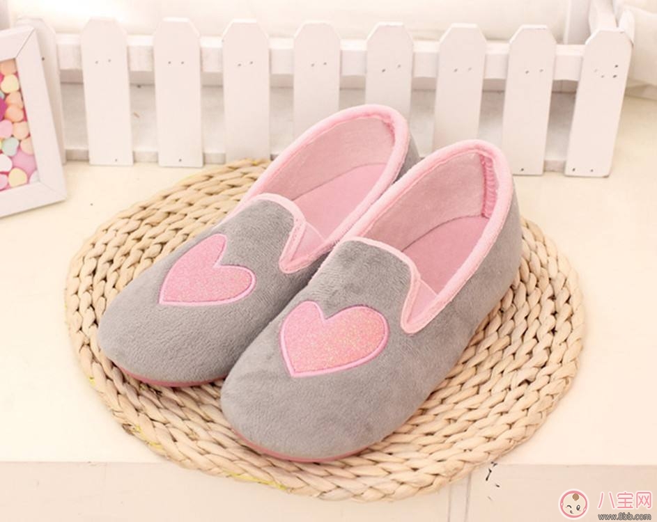 秋季孕期應該如何選擇合適的鞋子 哪些鞋子孕期不宜穿