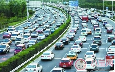 2017國慶中秋堵車 教你堵車省油方法