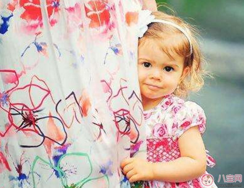 寶寶過度依賴家長好還是不好 寶寶過分依賴家長的表現(xiàn)