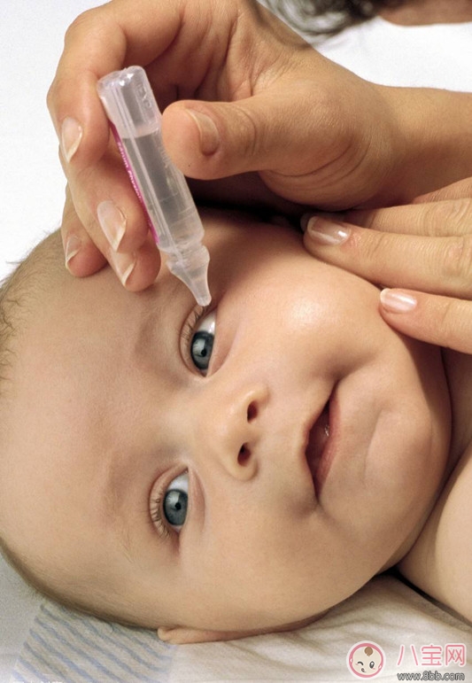 什么時候幫孩子滴眼藥水效果好 如何幫孩子滴眼藥水 
