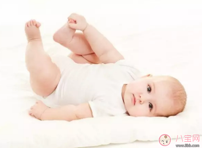 寶寶原始反射有哪些 寶寶本能反射什么時候消失