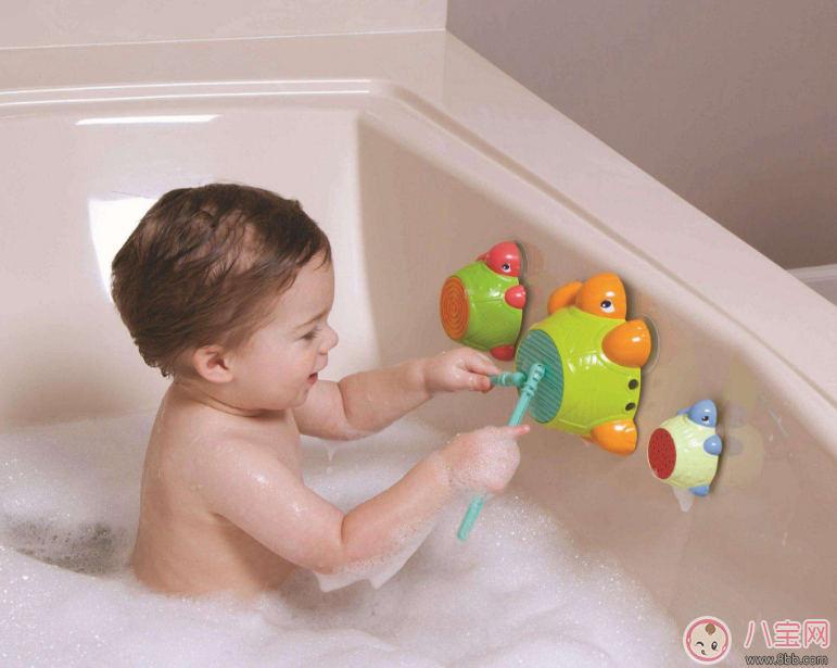 怎么給孩子洗澡不容易生病 孩子洗澡不生病的方法 