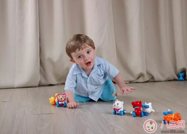 寶寶爬行要做哪些準備要買什么 寶寶爬行的好處有哪些