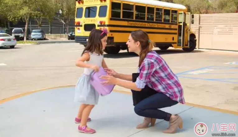 參加家長會穿什么衣服 開家長會媽媽穿什么好 參加家長會穿什么衣服 開家長會媽媽穿什么好