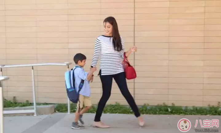 參加家長會穿什么衣服 開家長會媽媽穿什么好 參加家長會穿什么衣服 開家長會媽媽穿什么好